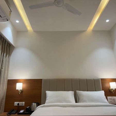 Hotel Neem Heritage Shirdi Ngoại thất bức ảnh