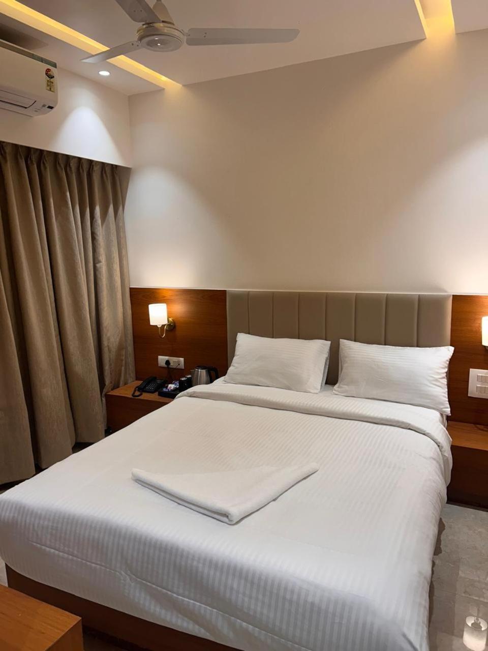 Hotel Neem Heritage Shirdi Ngoại thất bức ảnh