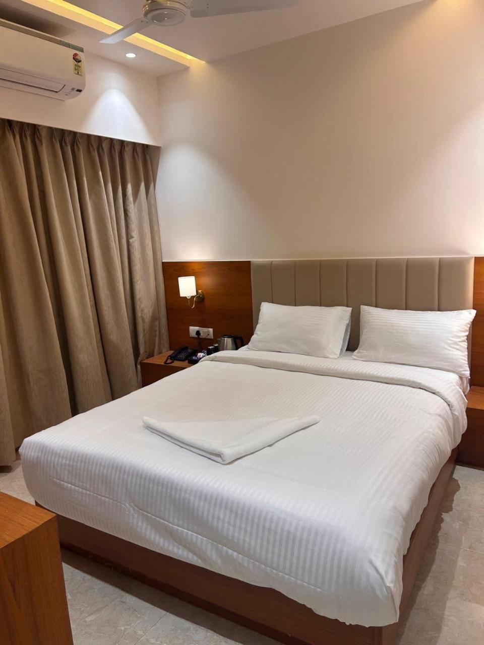 Hotel Neem Heritage Shirdi Ngoại thất bức ảnh