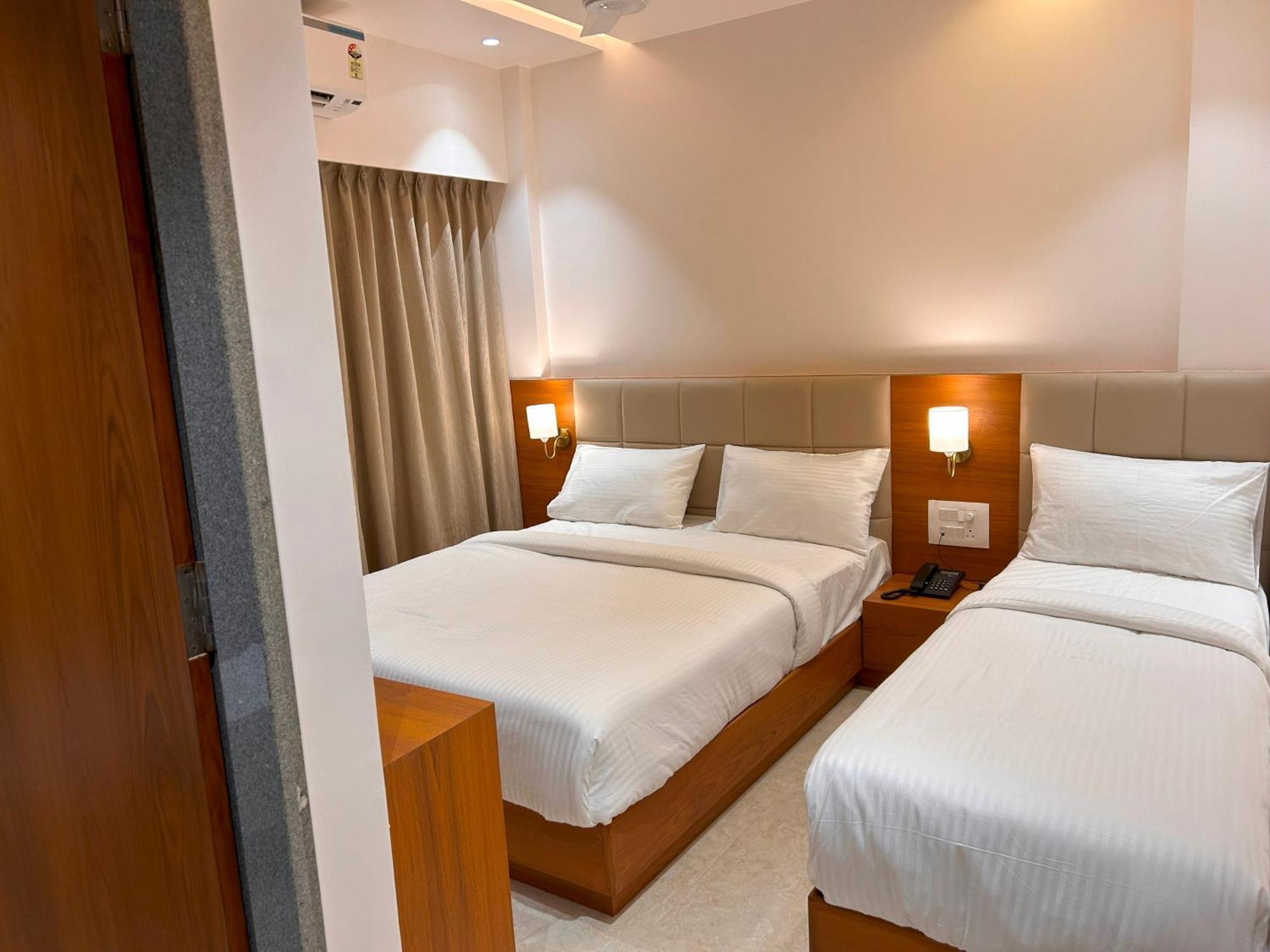 Hotel Neem Heritage Shirdi Ngoại thất bức ảnh